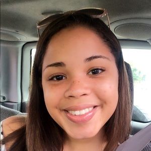 Meet your Posher, Nichaira